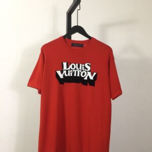 LOUIS VUITTON GRAPHIC SHORT-SLEEVED T-SHIRT - V065