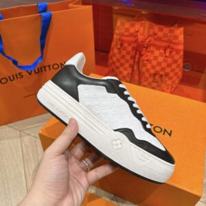 LOUIS VUITTON GROOVY PLATFORM SNEAKER - L144