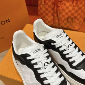 LOUIS VUITTON GROOVY PLATFORM SNEAKER - L144