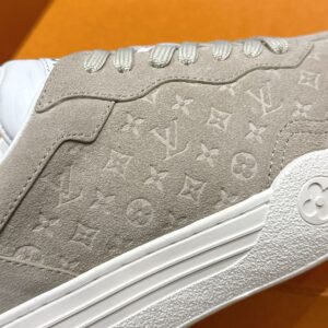 LOUIS VUITTON GROOVY PLATFORM SNEAKER - L145