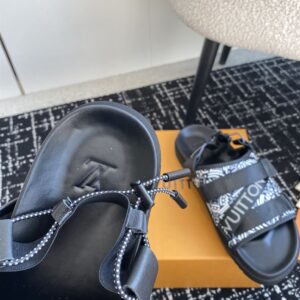 LOUIS VUITTON HONOLULU MULE SANDAL - S031