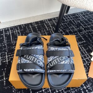 LOUIS VUITTON HONOLULU MULE SANDAL - S031