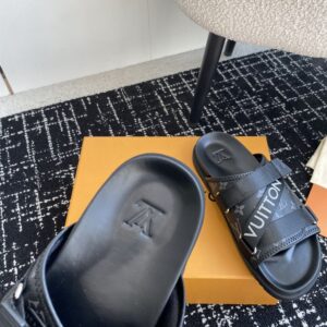 LOUIS VUITTON HONOLULU MULE SANDAL - S032