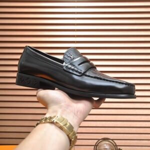 LOUIS VUITTON LOUIS LOAFER - T059