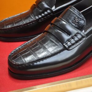 LOUIS VUITTON LOUIS LOAFER - T059