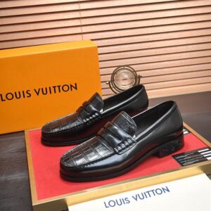 LOUIS VUITTON LOUIS LOAFER - T059