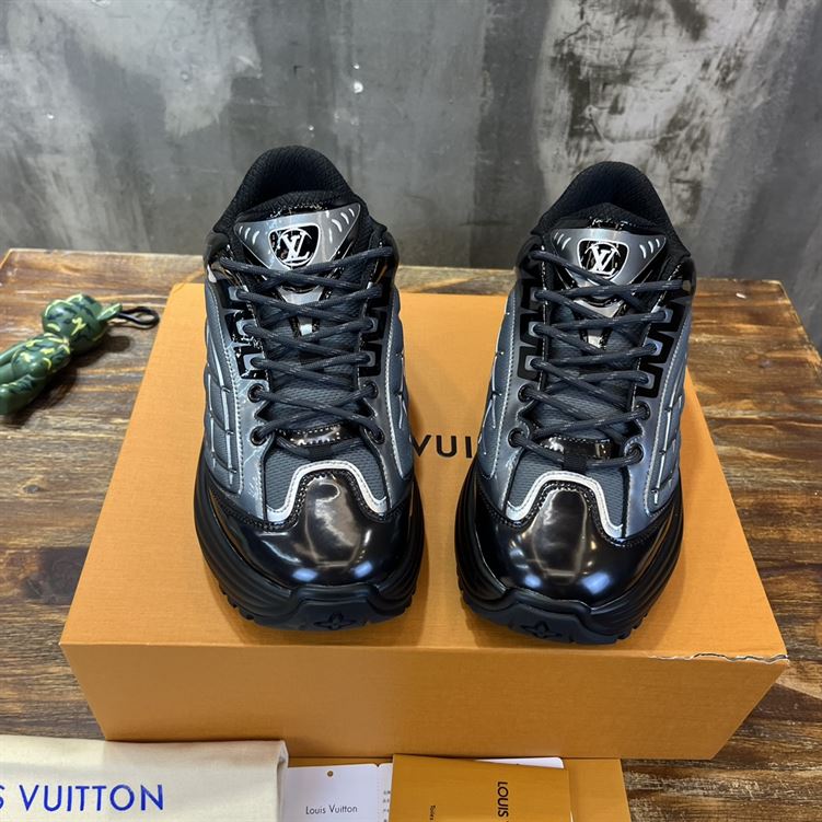 LOUIS VUITTON LV DISCOVERY LACE UP SNEAKER - L077