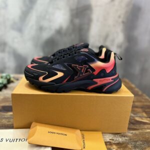 LOUIS VUITTON LV RUNNER TATIC SNEAKER - L099