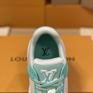 LOUIS VUITTON LV TRAINER SNEAKER - L109