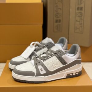 LOUIS VUITTON LV TRAINER SNEAKER - L110