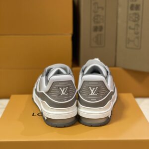 LOUIS VUITTON LV TRAINER SNEAKER - L110