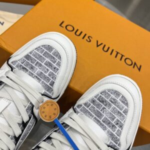 LOUIS VUITTON LV TRAINER SNEAKER - L124