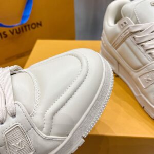 LOUIS VUITTON LV TRAINER SNEAKER BEIGE - L056