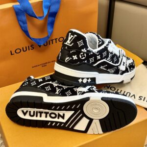 LOUIS VUITTON LV TRAINER SNEAKER BLACK - L134