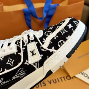 LOUIS VUITTON LV TRAINER SNEAKER BLACK - L134