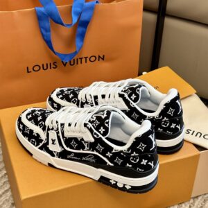 LOUIS VUITTON LV TRAINER SNEAKER BLACK - L134