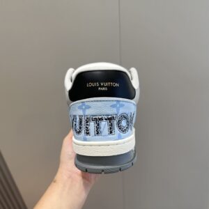 LOUIS VUITTON LV TRAINER SNEAKER BLUE - L067