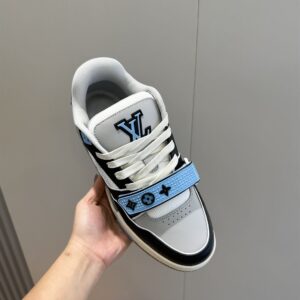 LOUIS VUITTON LV TRAINER SNEAKER BLUE - L067