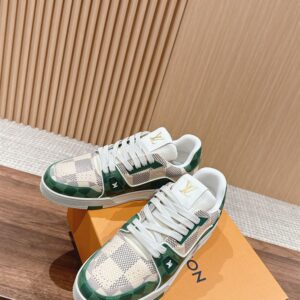 LOUIS VUITTON LV TRAINER SNEAKER GREEN - L042