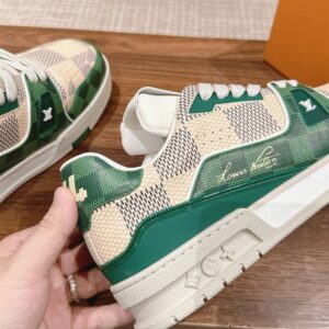 LOUIS VUITTON LV TRAINER SNEAKER GREEN - L042