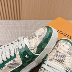 LOUIS VUITTON LV TRAINER SNEAKER GREEN - L042