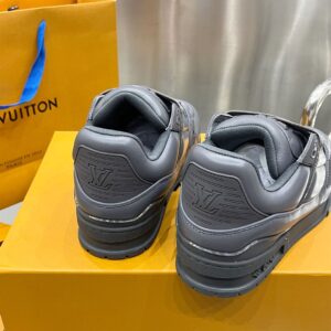 LOUIS VUITTON LV TRAINER SNEAKER GREY - L055