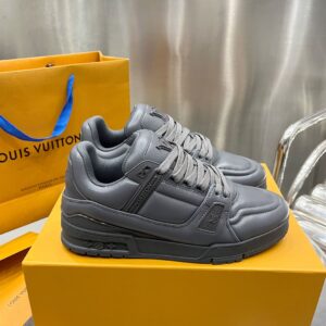 LOUIS VUITTON LV TRAINER SNEAKER GREY - L055