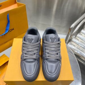 LOUIS VUITTON LV TRAINER SNEAKER GREY - L055