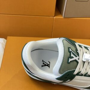 LOUIS VUITTON LV TRAINER SNEAKER KHAKI - L050