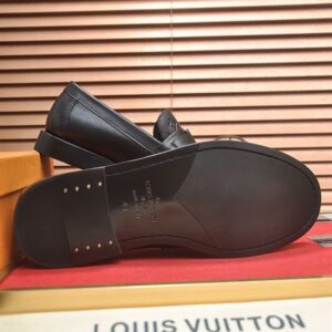 LOUIS VUITTON MAJOR LOAFER - T093