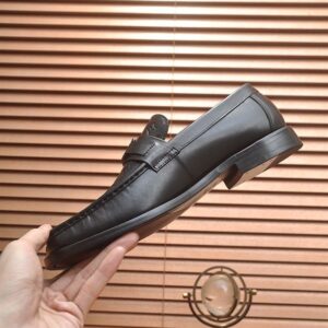 LOUIS VUITTON MAJOR LOAFER - T093