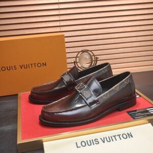 LOUIS VUITTON MAJOR LOAFER - T094