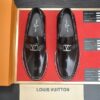 LOUIS VUITTON MAJOR LOAFER - T095