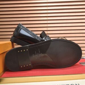 LOUIS VUITTON MAJOR LOAFER - T095