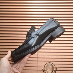 LOUIS VUITTON MAJOR LOAFER - T096