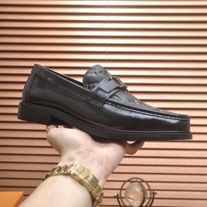 LOUIS VUITTON MAJOR LOAFER - T096