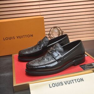 LOUIS VUITTON MAJOR LOAFER - T096