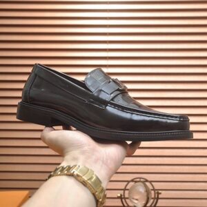 LOUIS VUITTON MAJOR LOAFER - T097