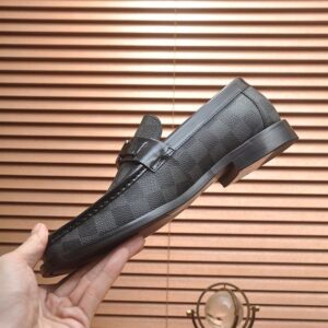 LOUIS VUITTON MAJOR LOAFER - T098