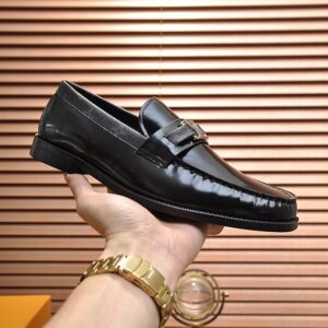 LOUIS VUITTON MAJOR LOAFER - T099