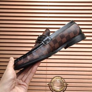 LOUIS VUITTON MAJOR LOAFER - T100