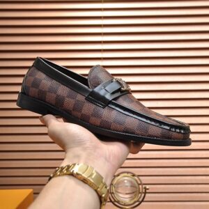 LOUIS VUITTON MAJOR LOAFER - T100