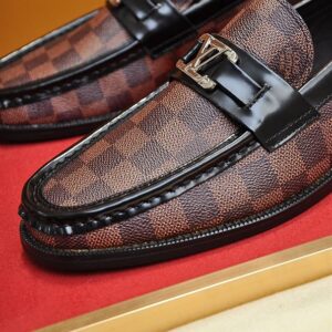 LOUIS VUITTON MAJOR LOAFER - T100