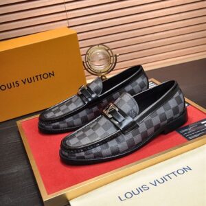 LOUIS VUITTON MAJOR LOAFER - T101