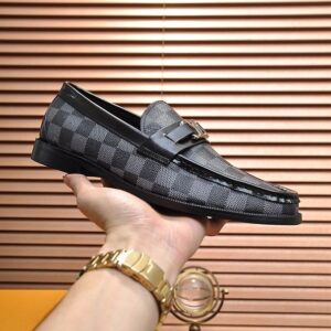 LOUIS VUITTON MAJOR LOAFER - T101