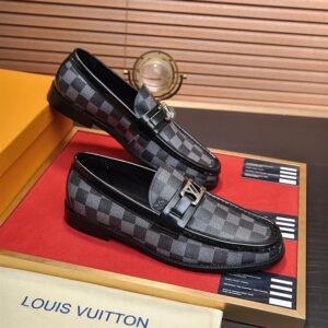 LOUIS VUITTON MAJOR LOAFER - T101