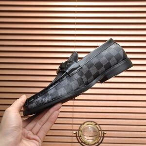 LOUIS VUITTON MAJOR LOAFER - T101