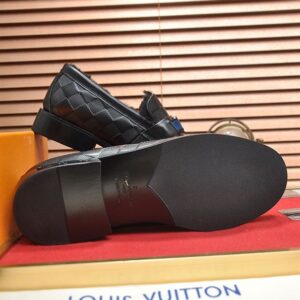 LOUIS VUITTON MAJOR LOAFER - T102