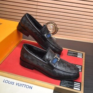 LOUIS VUITTON MAJOR LOAFER - T102