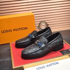 LOUIS VUITTON MAJOR LOAFER - T102